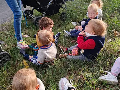 Goûter en extérieur - promenade regards d'enfants